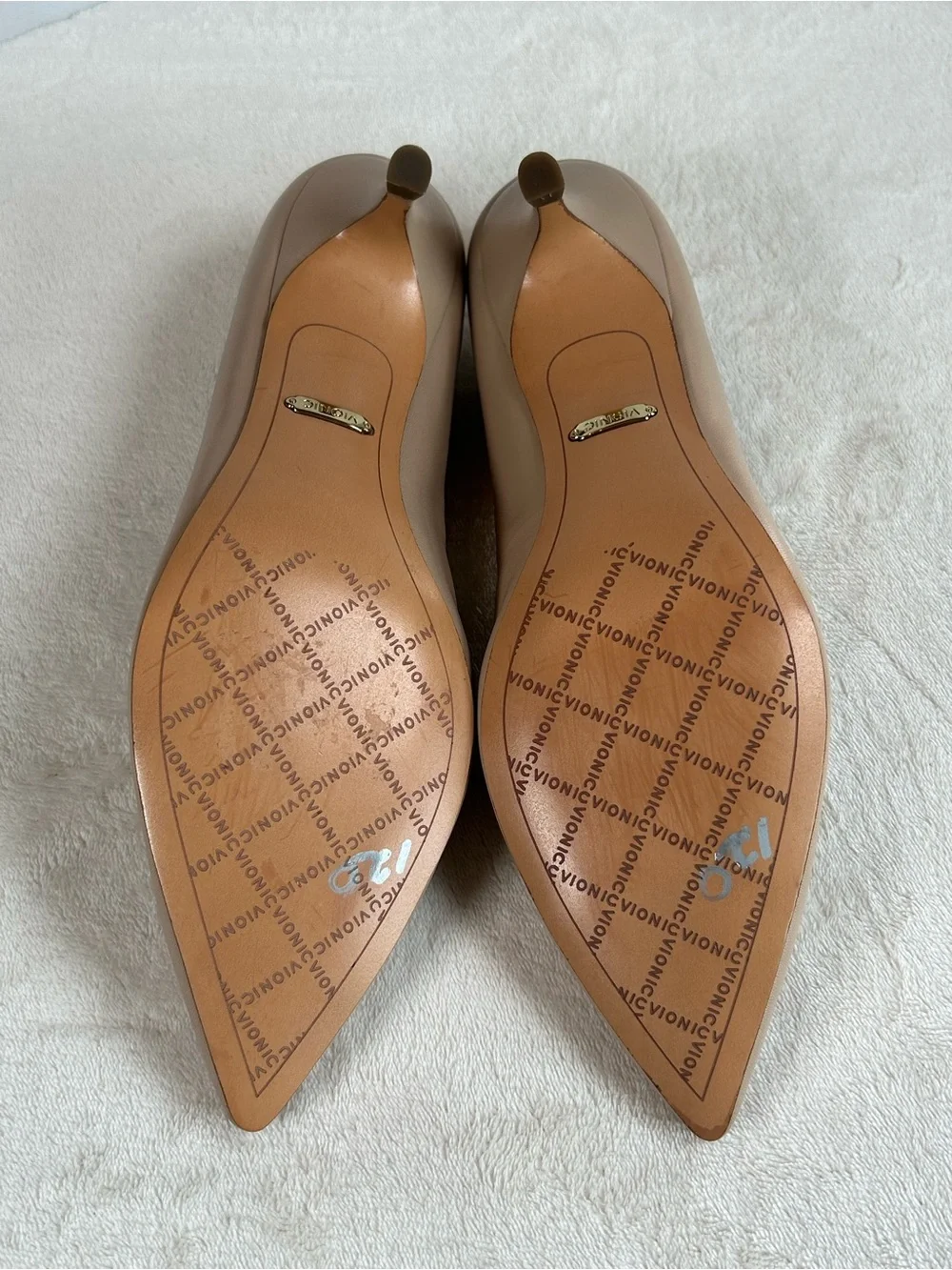 Vionic Josie Classic Pointed-Toe Kitten Heels Pumps Nude/Beige Women’s Size 7.5